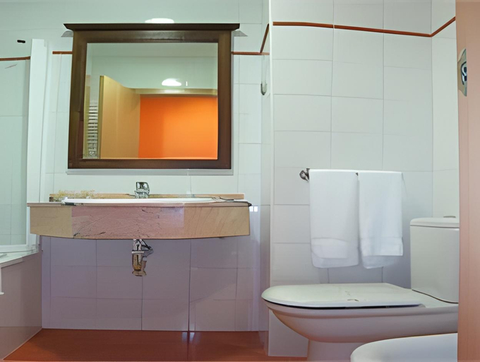 Bathroom, Hotel la Concha de Suances, Cantabria