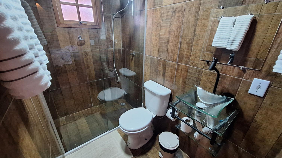 Bathroom, Chale Villarejo, Camanducaia