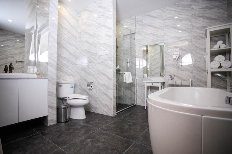 Bathroom 4, VARIMANTRA HOTEL, Phuttha Mon Thon