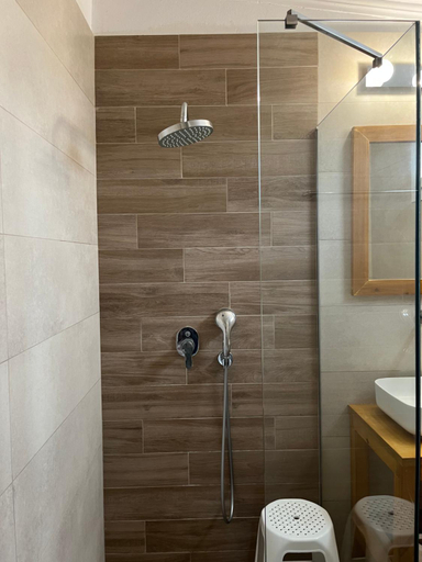 Bathroom 3, Artemis Vassilikos, Ionian Islands