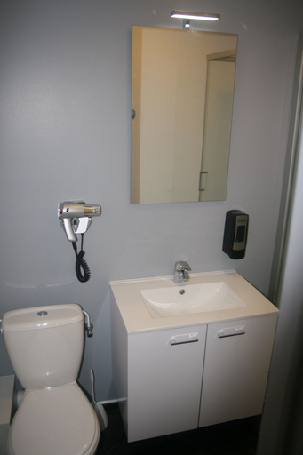 Bathroom 3, Le P'tit Bouchon, Vosges