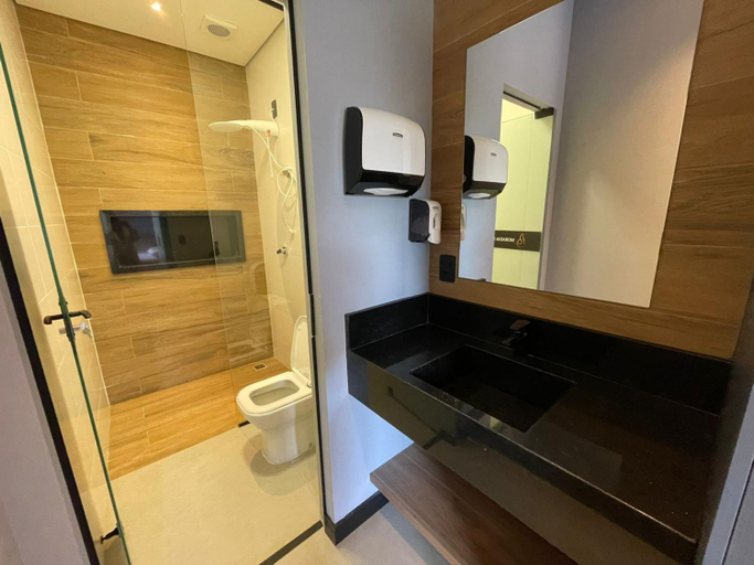 Bathroom 2, Globo Lar Studios, Limeira
