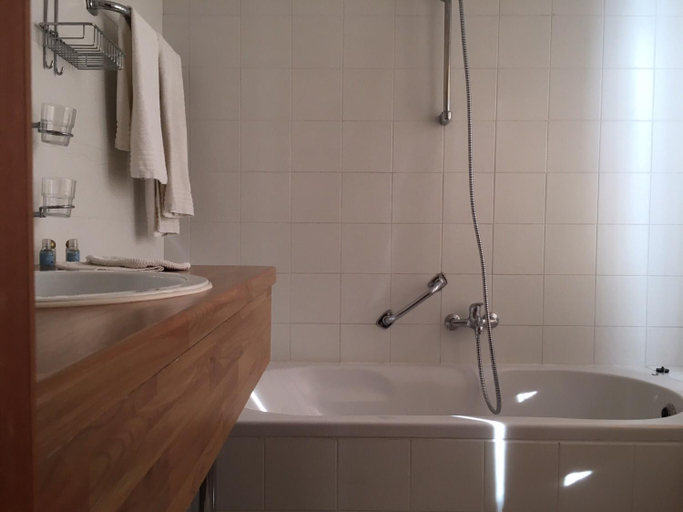 Bathroom 3, Hotel The New Fox, Vlaams Brabant