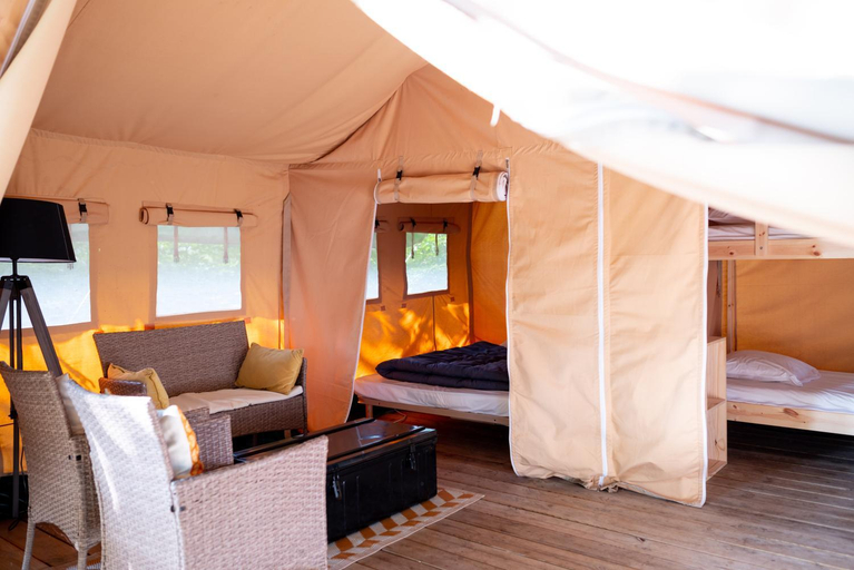 Bedroom, Camping De Thoissey ***, Ain