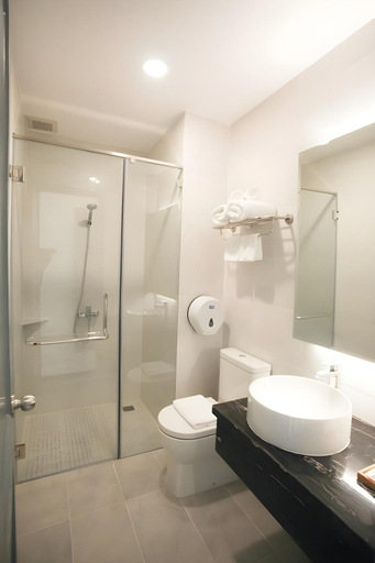 Bathroom 4, Fide Hotel, District 7