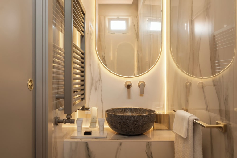 Bathroom 3, Palazzo Venere, Rome