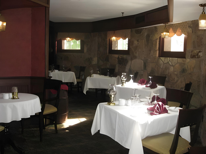 Food & Drinks 4, Glynmill Inn, Division No. 5