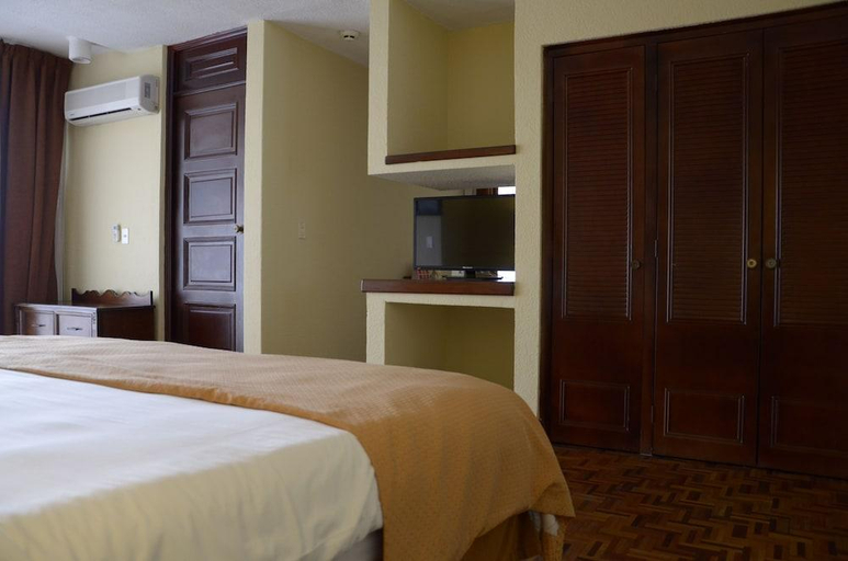 Bedroom 3, Conquistador Hotel & Conference Center, ZONA 4