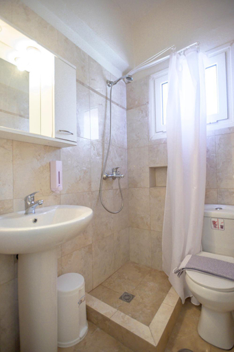 Bathroom 3, Magnolia Rooms, Ionian Islands