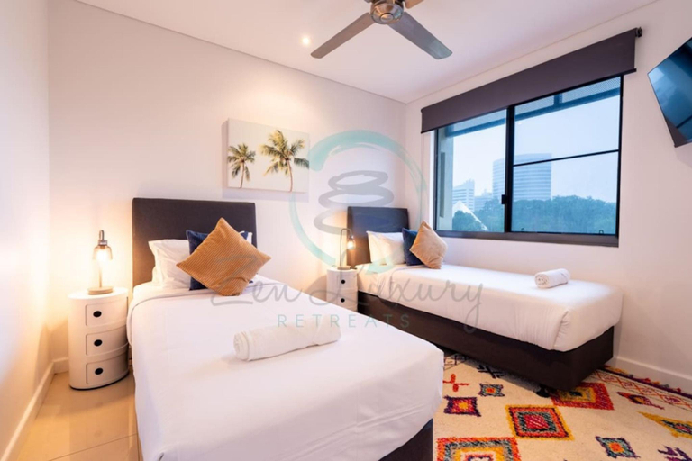 Bedroom, Zen Arkaba: 3BR Luxury Waterfront Apt ~ Pool ~ BBQ, Darwin