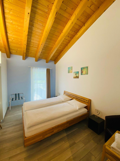 Others 5, Agriturismo Regusci, Bellinzona