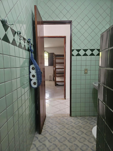 Bathroom 5, Jambu Hostel PB, Conde