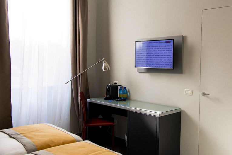 Bedroom 2, NO 9 COLOSSEO LUXURY SUITES, Rome