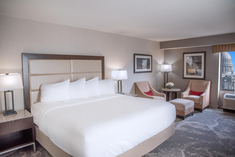 Bedroom 3, The Madison Concourse Hotel, Dane