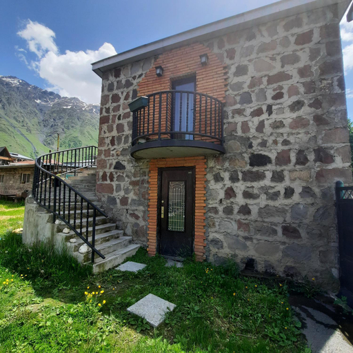 Others 5, Bana, Kazbegi