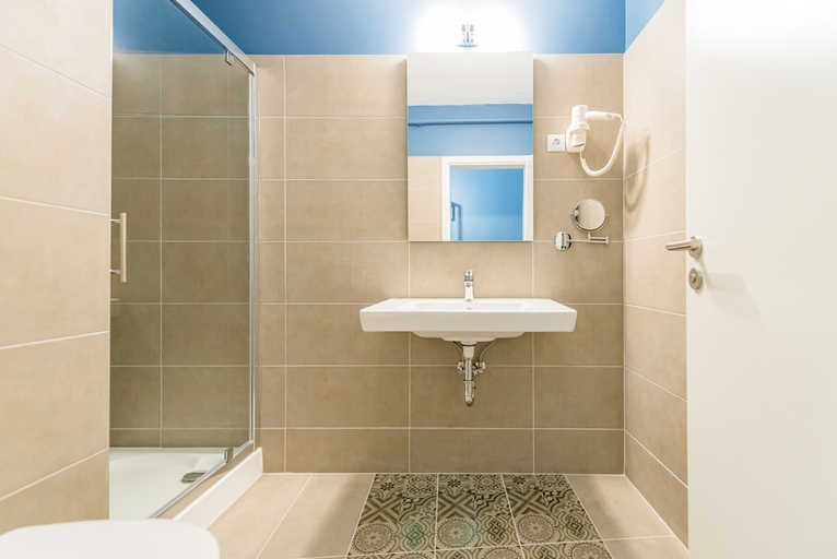 Bathroom 4, Impulso Hotel by Mellow Mood Hotels, Budapesti