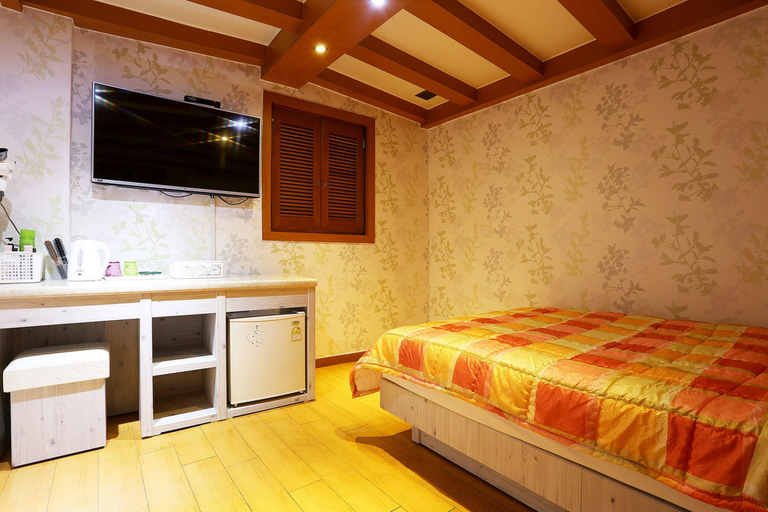 Bedroom 2, Jongno Internet, Jongno
