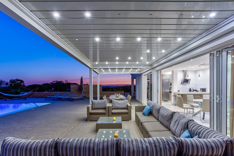 3, Goldeneye · Luxury 6 Bedroom Villa With Infinity P, Lagoa