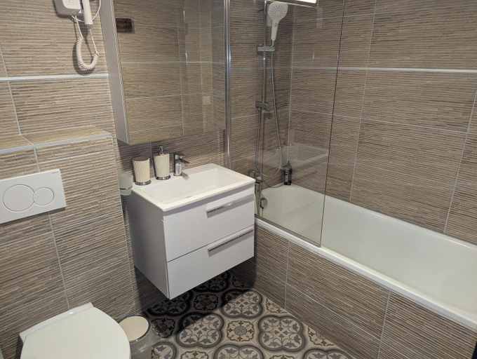 Bathroom 4, Hotel Schutzen Lauterbrunnen, Interlaken