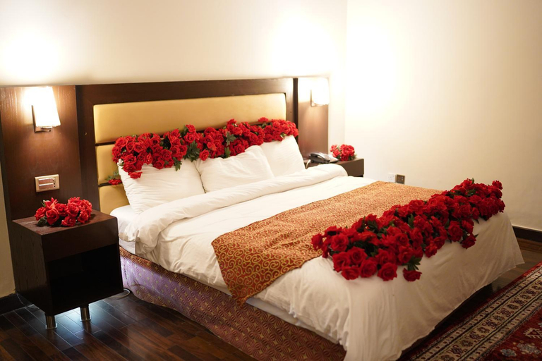 Bedroom 3, Hunza Darbar Hotel, Northern Areas