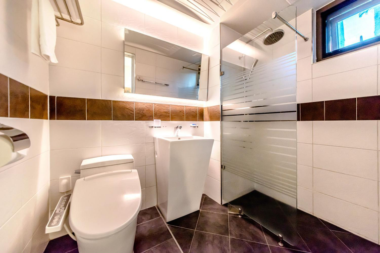 Bathroom 3, Donaeko Hill Resort, Seogwipo