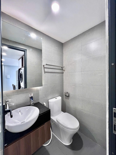 Bathroom 5, Vinh Hoi Serviced Apartment, District 4