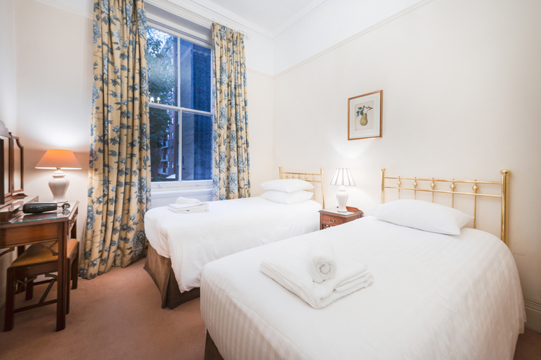 Bedroom 2, No 1 The Mansions By Mansley, London