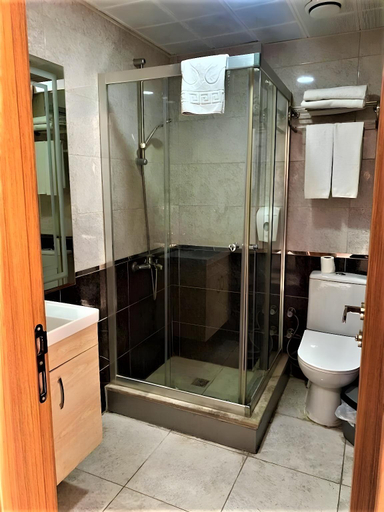 Bathroom 5, Bornova Otel, Bornova