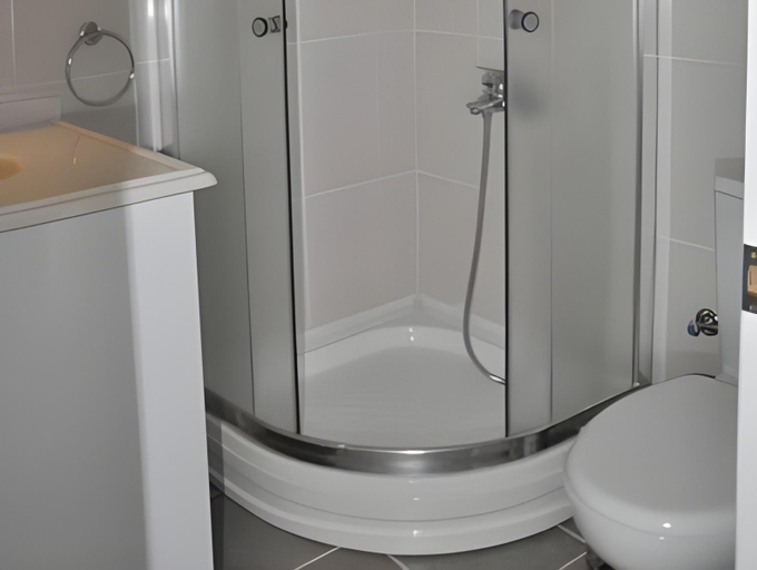 Bathroom 3, Deka Evleri, Konak