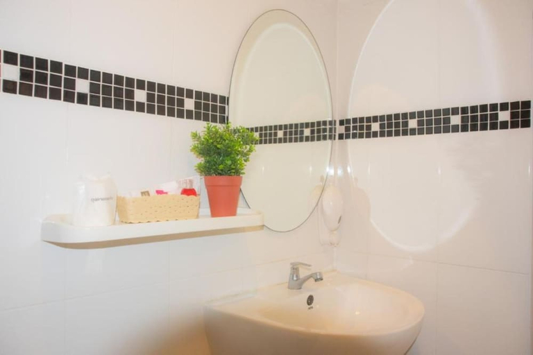 Bathroom 4, Lighthouse Residence, Pattaya