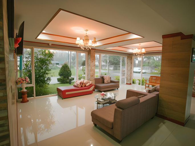 2, T.W. Sea View Hotel, Tha Sala