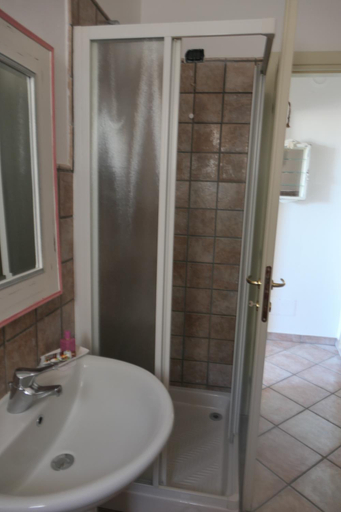 Bathroom 2, B&B Luna, Modena