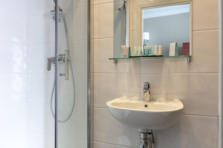 Bathroom 4, Artus Hotel, Paris