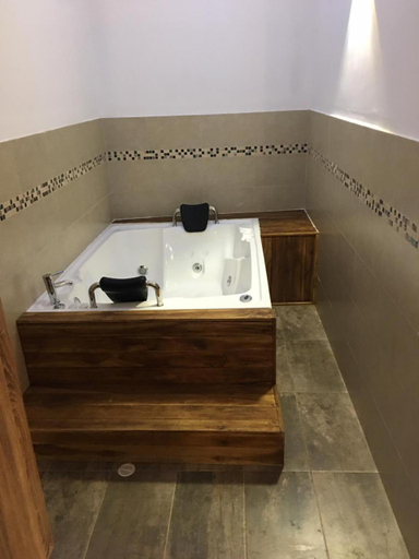Bathroom, Camellon de la Ferreria, Pacho