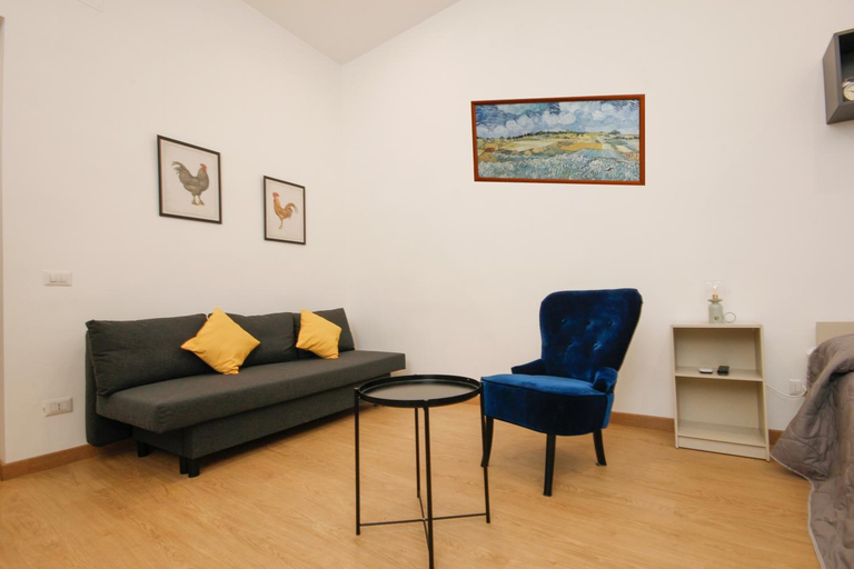 Others 5, Desdemona Rooms, Napoli