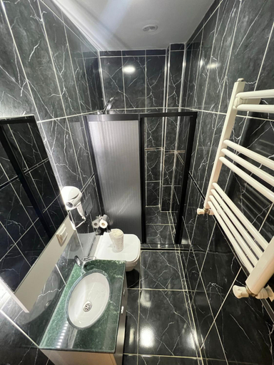 Bathroom 3, Bonita Hotel, Fatih