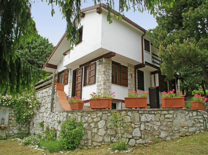 Others 3, Holiday Home in Umbria with Panoramic Views, Perugia