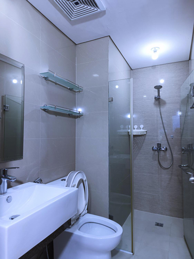 Bathroom, Near Terminal 3 Two Palmtree Villas- Walking distance only (JJRMK), Pasay City