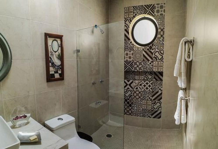 Bathroom 4, Hotel Fundadores, Valladolid
