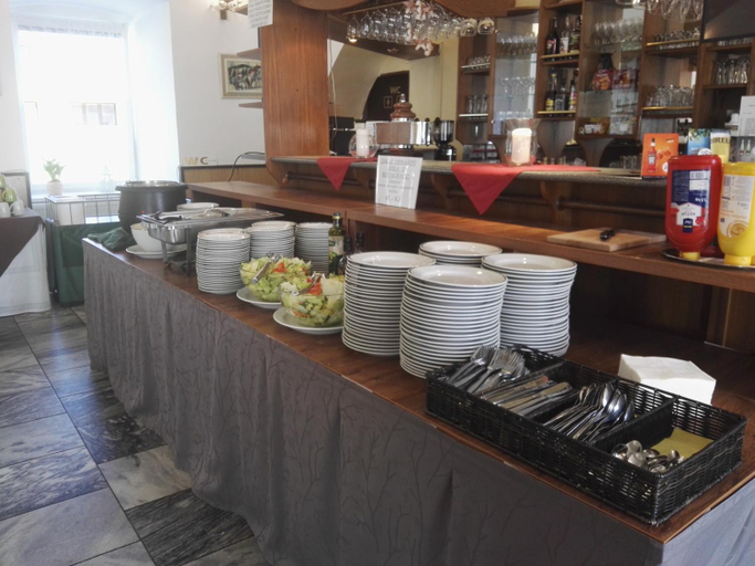 Food & Drinks 4, Hotel Jestrabi, Český Krumlov