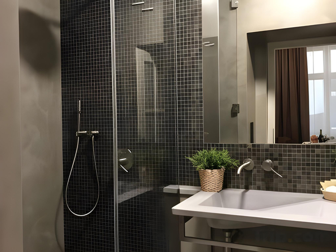 Bathroom 4, La Bohemia, Karlovy Vary