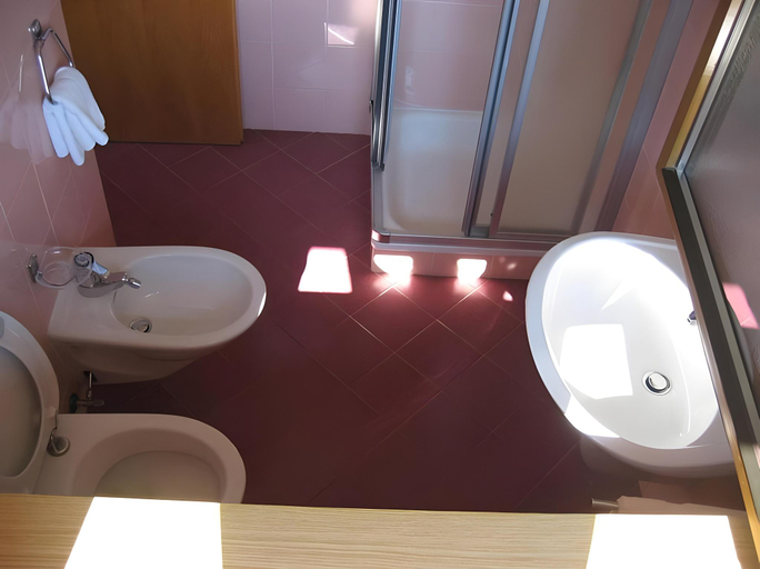 Bathroom 3, Garni Miriam, Bolzano