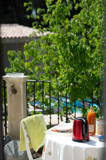 Others 4, Les Manaux en Provence, Bouches-du-Rhône