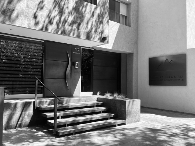Exterior & Views 2, La Sofia Apart & Wines, Capital