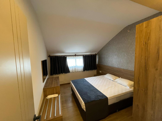 Bedroom 2, Golden World Suite Hotel, Antalya