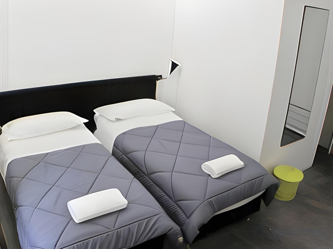 Bedroom 2, The Yellow, Rome