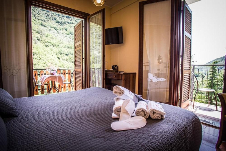 Bedroom 2, Lago Bin, Imperia