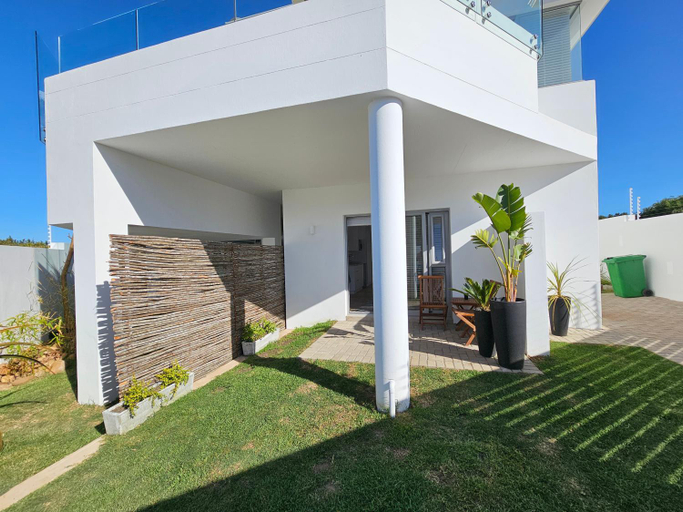 Others 1, Point Villa, Cacadu
