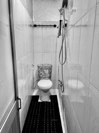 Bathroom 3, House of Ren Bui Vien, District 1