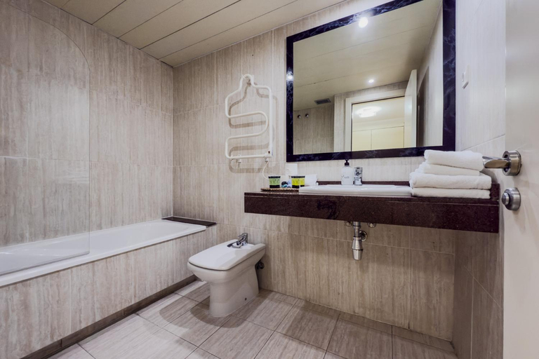 Bathroom 3, The Lonely Chimney Apartments, Barcelona